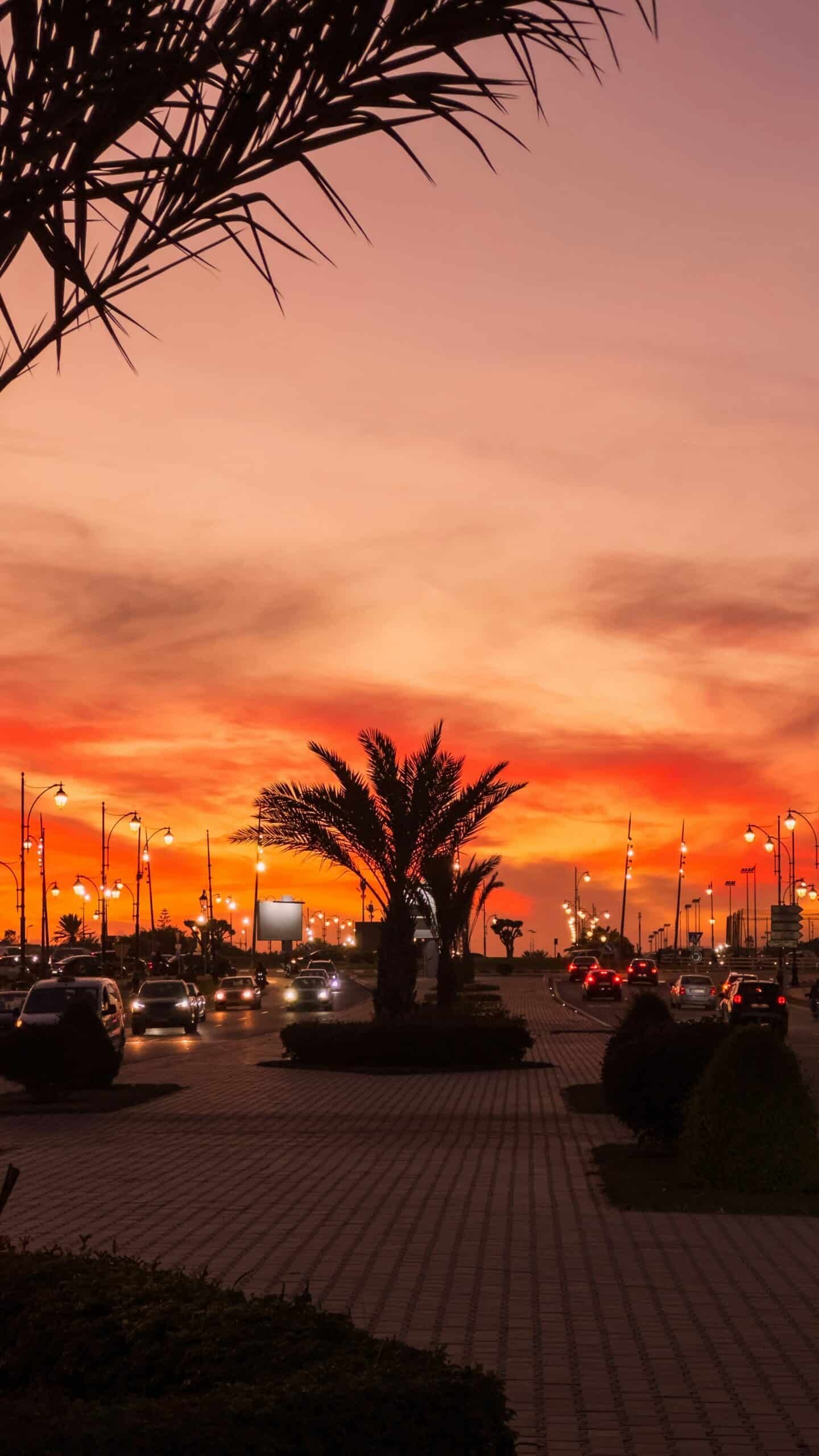 ✏️ Conduire à Agadir, au Maroc. Explorer Agadir en voiture est une aventure qui vous attend. Cette ville dynamique, dotée de paysages à couper le souffle…